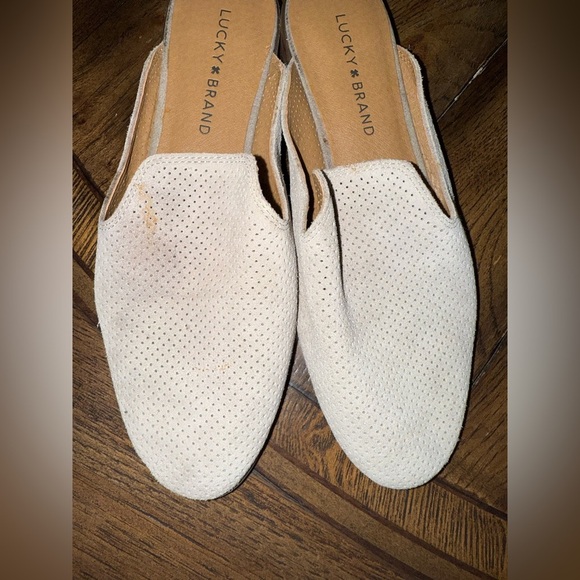 Lucky Brand Women's  Size 38.5 Cream Slip-On Shoes - Picture 2 of 5